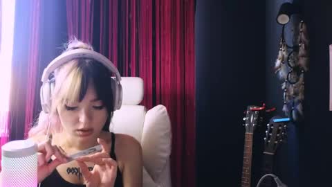 Avriel online show from 06/04/26, 04:40