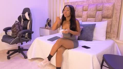 AVIS  online show from 11/29/25, 08:23