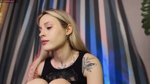 Snapshot of aviva_faith chatting on 12/19/25, 07:10 Aviva online show from 12/19/25, 07:10