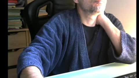 Snapshot of avoswe chatting on 01/14/25, 08:09 YANN... and SOPHIE sometimes online show from 01/14/25, 08:09