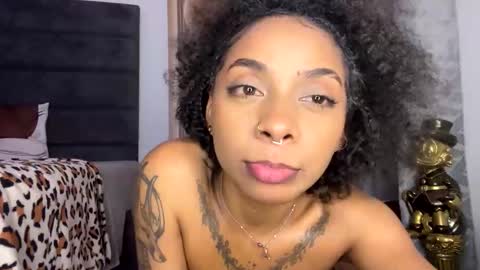 Snapshot of avril_jackson chatting on 03/17/26, 04:17 Avril online show from 03/17/26, 04:17