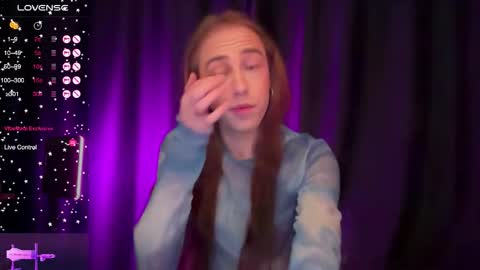 Snapshot of avril_pearly_ chatting on 01/06/26, 01:04 avril_pearly_ online show from 01/06/26, 01:04