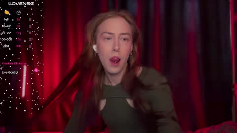 Snapshot of avril_pearly_ chatting on 02/04/26, 11:49 avril_pearly_ online show from 02/04/26, 11:49