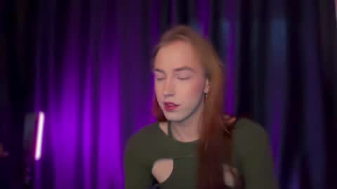 Snapshot of avril_pearly_ chatting on 02/10/26, 11:36 avril_pearly_ online show from 02/10/26, 11:36