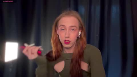 Snapshot of avril_pearly_ chatting on 02/18/26, 11:28 avril_pearly_ online show from 02/18/26, 11:28