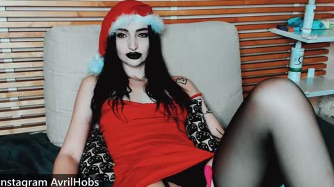 Snapshot of avrilhobs chatting on 12/25/24, 03:17 Avril online show from 12/25/24, 03:17