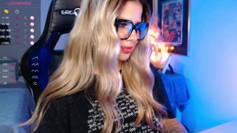 Snapshot of avrill_morgan chatting on 01/09/25, 11:34 Avrill Morgan online show from 01/09/25, 11:34