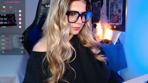 Snapshot of avrill_morgan chatting on 02/10/25, 09:04 Avrill Morgan online show from 02/10/25, 09:04