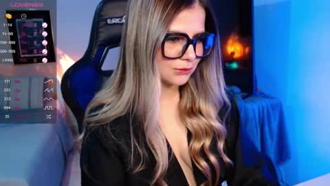 Snapshot of avrill_morgan chatting on 09/19/25, 09:04 Avrill Morgan online show from 09/19/25, 09:04