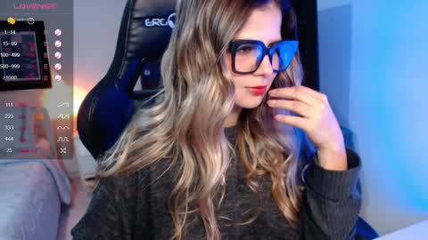 Snapshot of avrill_morgan chatting on 10/07/25, 07:11 Avrill Morgan online show from 10/07/25, 07:11