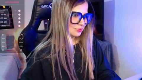 Snapshot of avrill_morgan chatting on 10/12/25, 08:41 Avrill Morgan online show from 10/12/25, 08:41