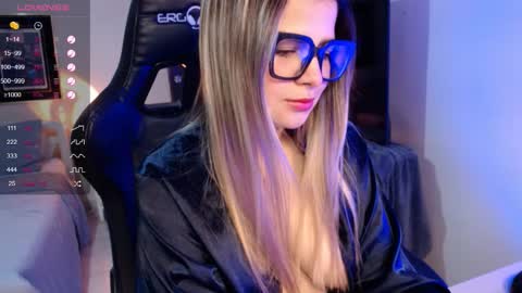 Snapshot of avrill_morgan chatting on 10/13/25, 03:34 Avrill Morgan online show from 10/13/25, 03:34