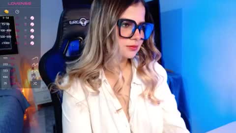 Snapshot of avrill_morgan chatting on 10/31/25, 07:59 Avrill Morgan online show from 10/31/25, 07:59