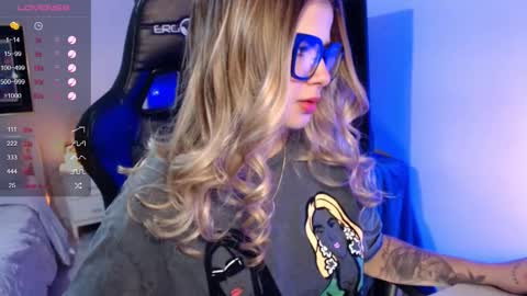 Snapshot of avrill_morgan chatting on 11/16/25, 07:08 Avrill Morgan online show from 11/16/25, 07:08