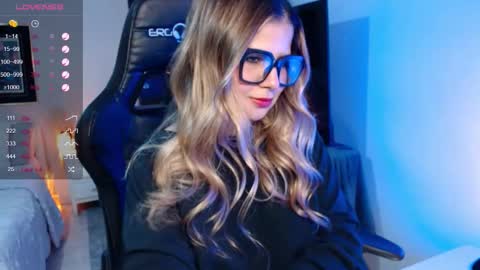 Snapshot of avrill_morgan chatting on 12/21/25, 08:49 Avrill Morgan online show from 12/21/25, 08:49