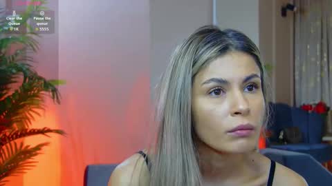 AVRILL CYRUX online show from 12/17/25, 07:36