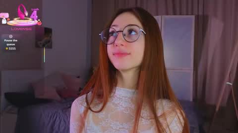 Avril online show from 11/07/25, 09:48