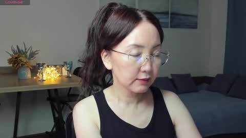 Snapshot of avroraromance chatting on 01/27/25, 12:37 Avrora online show from 01/27/25, 12:37