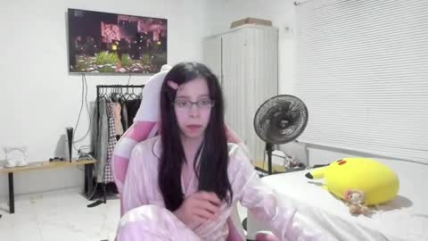 Snapshot of awa_katy chatting on 02/06/25, 02:44 katy online show from 02/06/25, 02:44