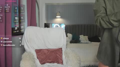 Jolie online show from 10/03/25, 10:23