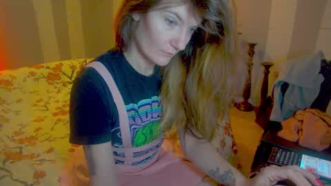 Snapshot of awesomeblossommm chatting on 01/07/26, 07:38 awesomeblossommm online show from 01/07/26, 07:38