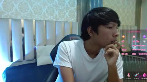 Snapshot of axel1_tay chatting on 04/04/26, 07:44 axel1_tay online show from 04/04/26, 07:44