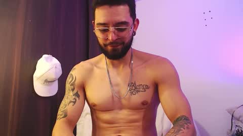 Independiente Model online show from 11/05/25, 04:07