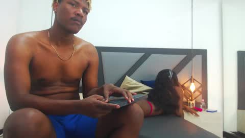 axel_black1 online show from 02/03/25, 06:17