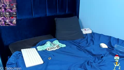 Snapshot of axel_cifer chatting on 12/12/24, 02:04 Axel cifer online show from 12/12/24, 02:04