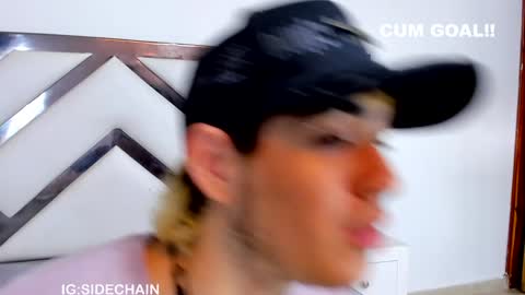 Snapshot of axel_cifer chatting on 02/06/25, 02:33 Axel cifer online show from 02/06/25, 02:33