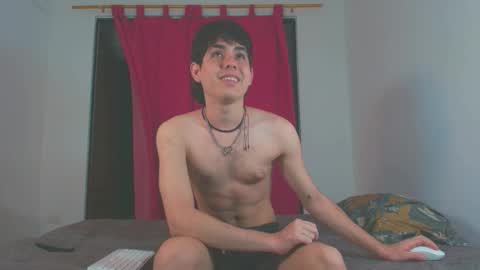 Snapshot of axel_cifer chatting on 11/10/25, 04:22 Axel cifer online show from 11/10/25, 04:22