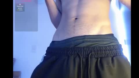 Snapshot of axel_davis_ chatting on 10/21/25, 01:06 axel davis  online show from 10/21/25, 01:06