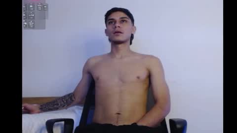 Snapshot of axel_davis_ chatting on 10/22/25, 07:41 axel davis  online show from 10/22/25, 07:41