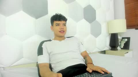 Snapshot of axel_forte chatting on 03/31/26, 01:33 Axel Forte online show from 03/31/26, 01:33