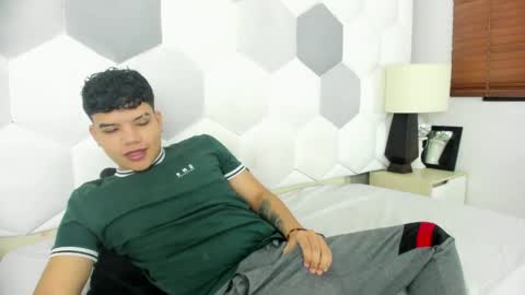 Snapshot of axel_forte chatting on 04/08/26, 01:33 Axel Forte online show from 04/08/26, 01:33