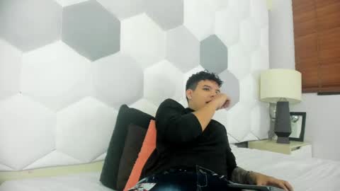 Snapshot of axel_forte chatting on 04/15/26, 01:40 Axel Forte online show from 04/15/26, 01:40