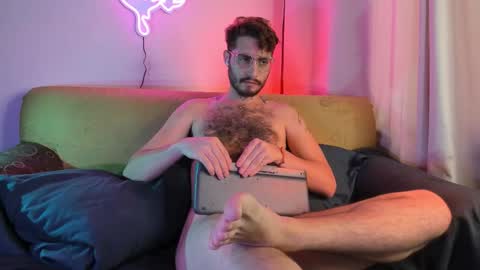 Snapshot of axel_giracr chatting on 11/24/25, 07:24 Sebstian online show from 11/24/25, 07:24