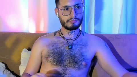 Snapshot of axel_giracr chatting on 03/20/26, 09:19 Sebstian online show from 03/20/26, 09:19