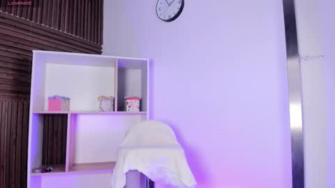 axel_grey_ online show from 11/05/25, 01:00