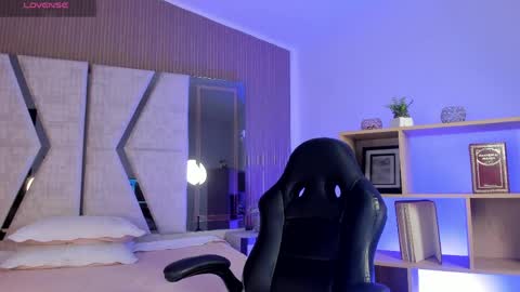axel_grey_ online show from 05/02/26, 12:43