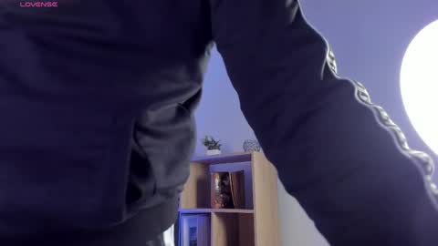 Snapshot of axel_grey_ chatting on 05/04/26, 12:45 axel_grey_ online show from 05/04/26, 12:45
