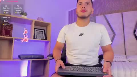 Snapshot of axel_grey_ chatting on 06/23/26, 12:58 axel_grey_ online show from 06/23/26, 12:58
