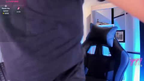 Snapshot of axel_grey_ chatting on 07/03/26, 05:25 axel_grey_ online show from 07/03/26, 05:25