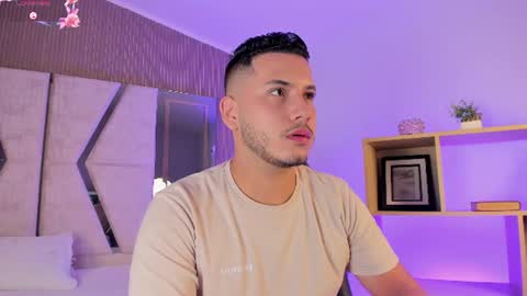 Snapshot of axel_grey_ chatting on 07/06/26, 01:08 axel_grey_ online show from 07/06/26, 01:08