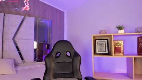 Snapshot of axel_grey_ chatting on 07/07/26, 01:04 axel_grey_ online show from 07/07/26, 01:04