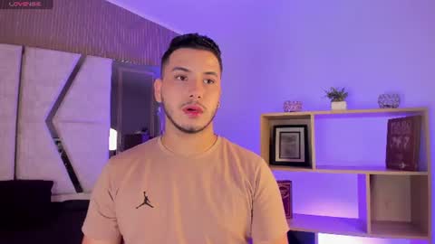 Snapshot of axel_grey_ chatting on 07/10/26, 12:52 axel_grey_ online show from 07/10/26, 12:52