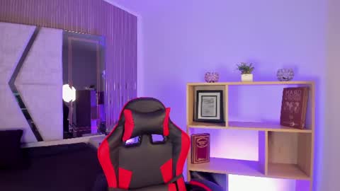 Snapshot of axel_grey_ chatting on 07/11/26, 12:41 axel_grey_ online show from 07/11/26, 12:41