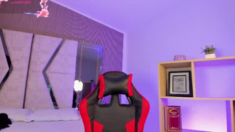Snapshot of axel_grey_ chatting on 07/15/26, 12:32 axel_grey_ online show from 07/15/26, 12:32