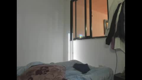 Snapshot of axel_hendrick chatting on 05/31/26, 02:02 axel_hendrick online show from 05/31/26, 02:02