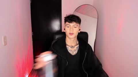 Axel online show from 12/18/25, 06:30